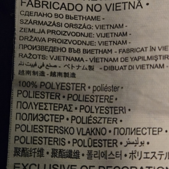 Lot of 3: Pokémon, Oshkosh, and Nike boys size 4-5 - Picture 6 of 14